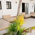 Quiet-Central 2Br1Ba Relaxed Atmosphere