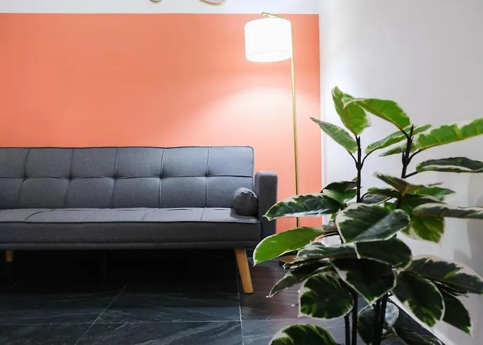 Quiet-Central 2Br1Ba Relaxed Atmosphere
